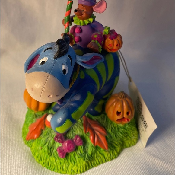 Vintage Winnie the Pooh Halloween Themed Figurine needs batteries - Picture 3 of 8